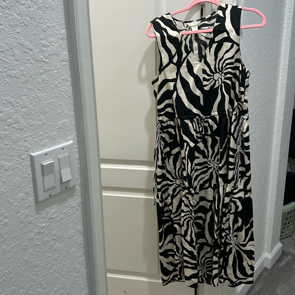 H&M black and khaki patterned dress with side ties